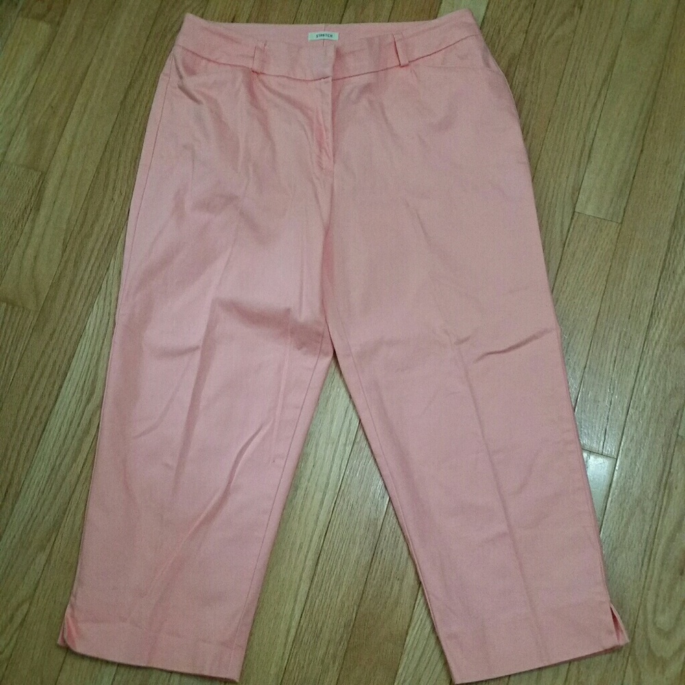 St. John's Bay Capris Size 8 - Picture 3 of 5